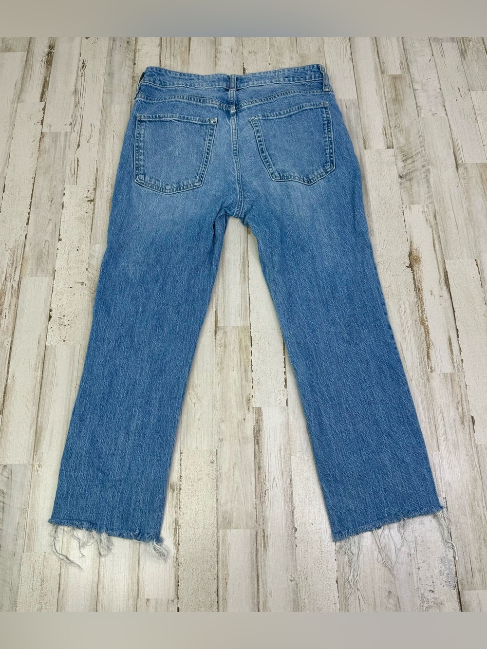 GAP Women’s Boyfriend Fit Jeans 4/27R (30x24) Blue Medium Wash Denim - Picture 10 of 12